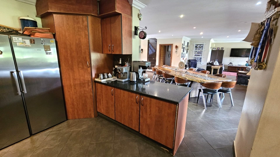 6 Bedroom Property for Sale in Magalies Golf Estate North West